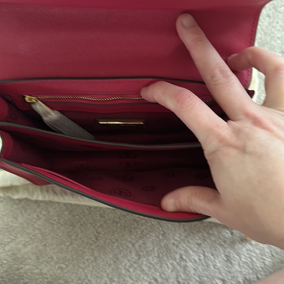 NWT - Tory Burch Robinson Convertible Shoulder Bag Dark Peony 28846 - Picture 7 of 10